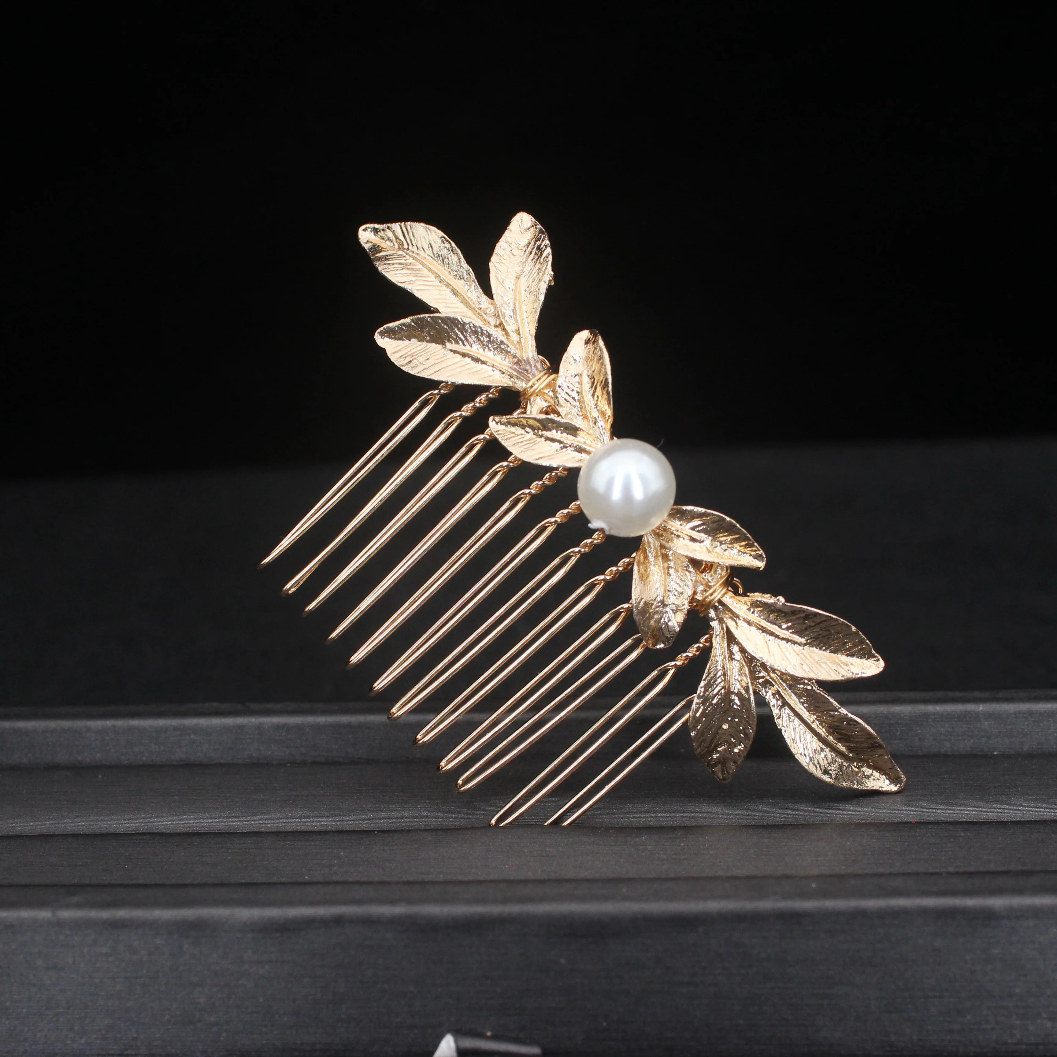 Metal Gold Color Leaf Hair Combs Hair Accessories Side Combs Straight Teeth Hairpins Clips Bridal Wedding Veil Comb Accessories