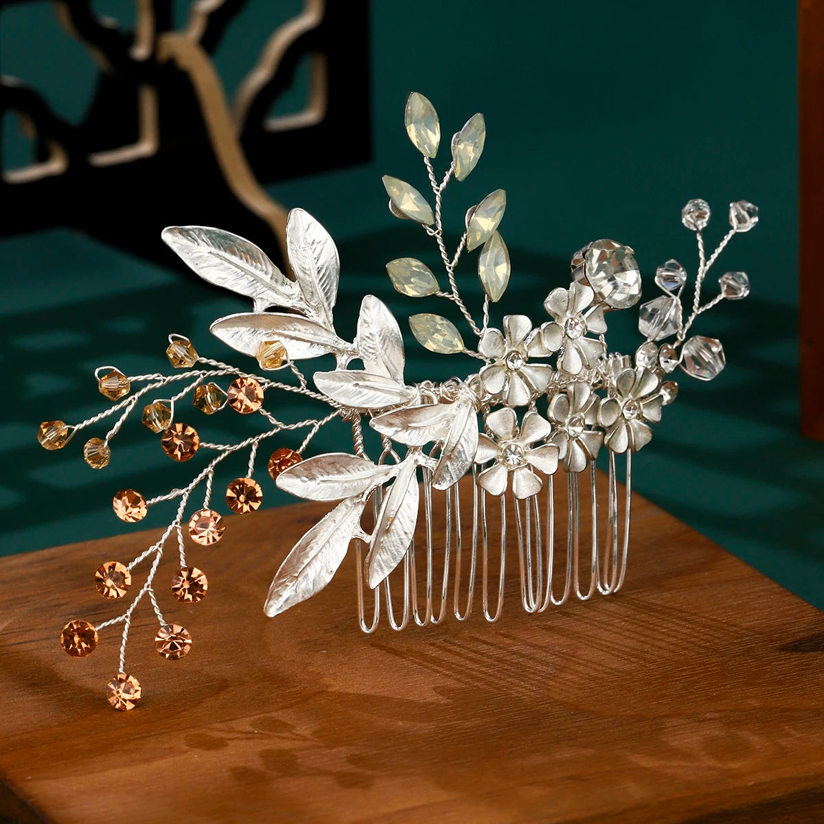 Fashion Metal Blade Bridal Hair Comb Pearl Rhinestone Hairpins Handmade Bangs Side Hair Clip Wedding Jewelry Hair Accessories