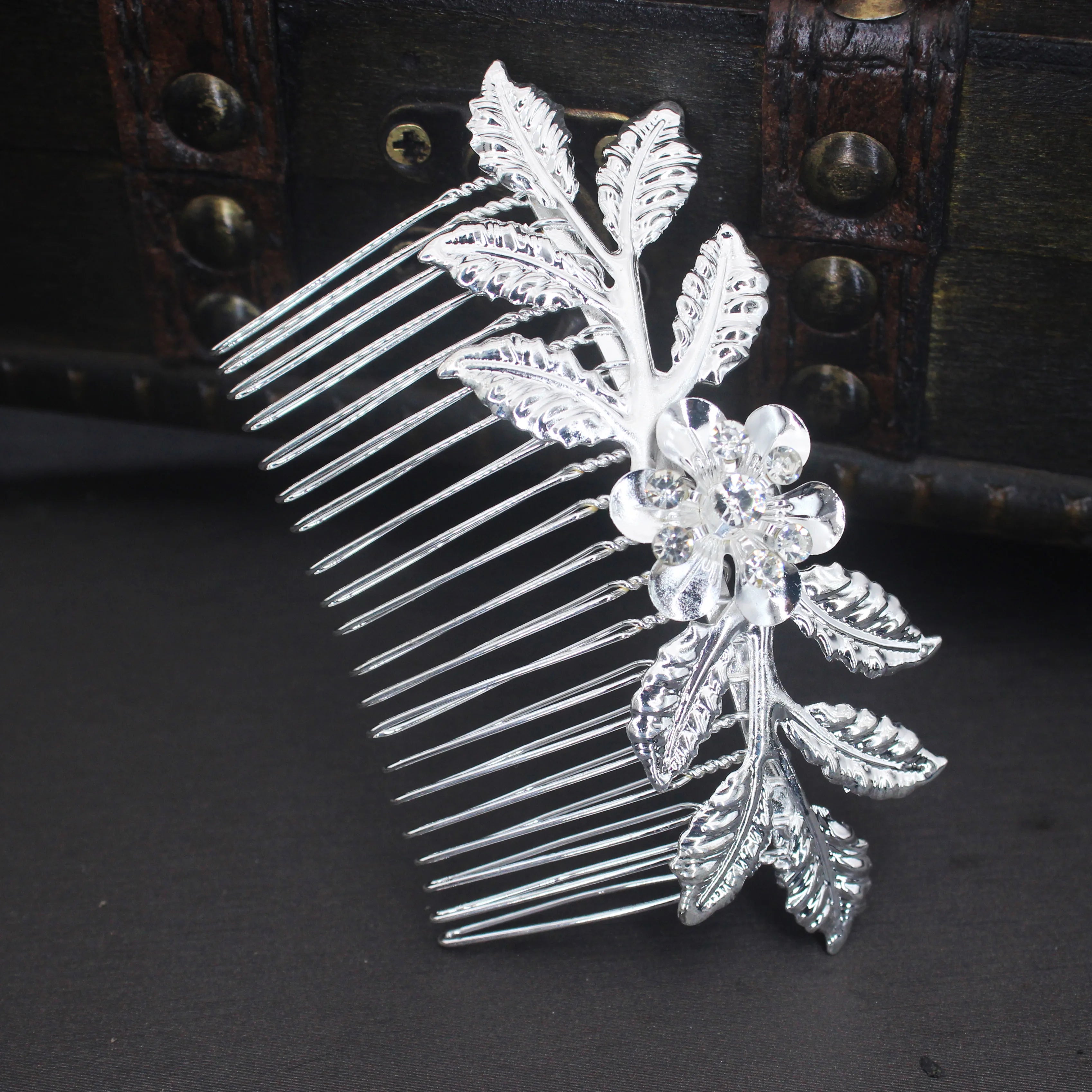 Wedding Hair Accessories Leaf Hair Clips for Women Fashion Crystal Bride Headdress Hairpin Crystal Hair Combs Girls Jewelry Gift