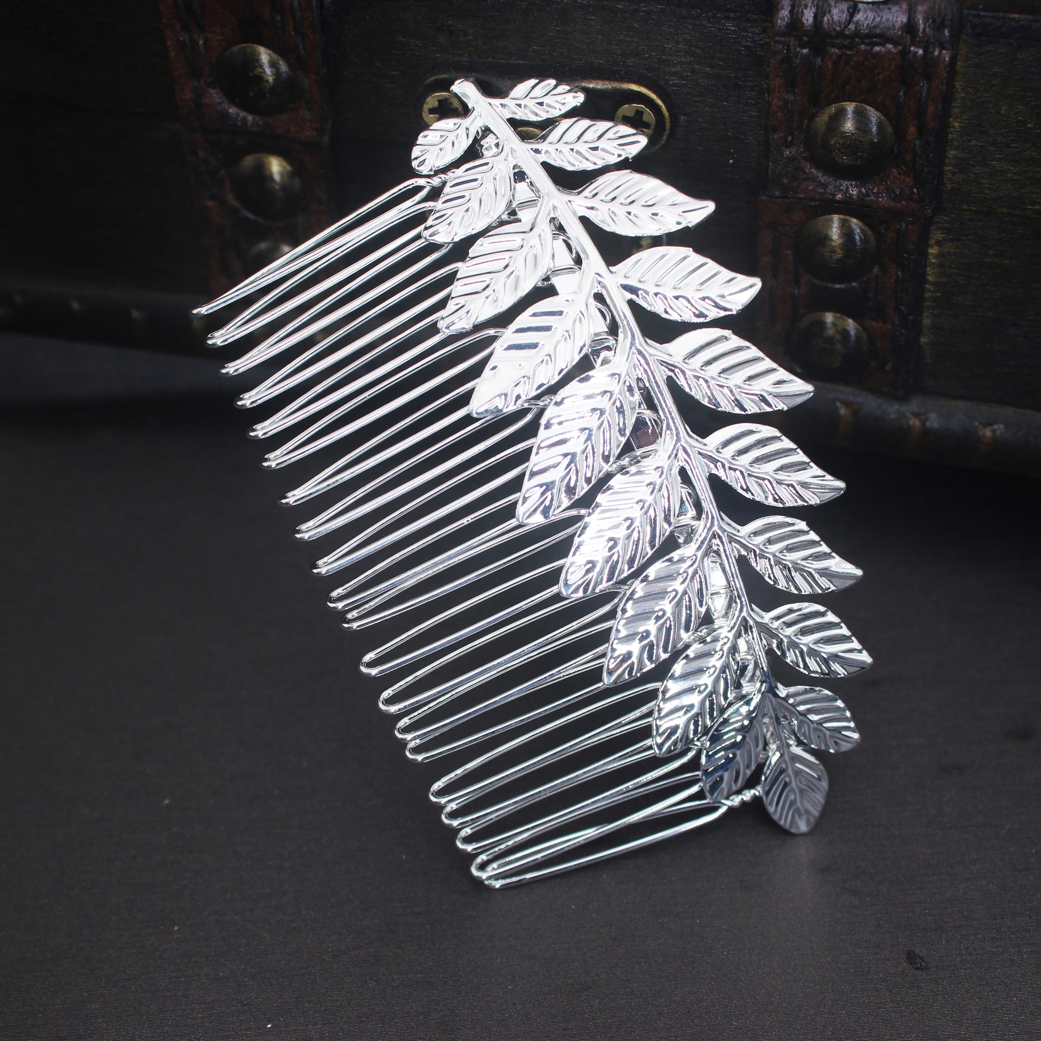 Metal Gold Color Leaf Hair Combs Hair Accessories Side Combs Straight Teeth Hairpins Clips Bridal Wedding Veil Comb Accessories