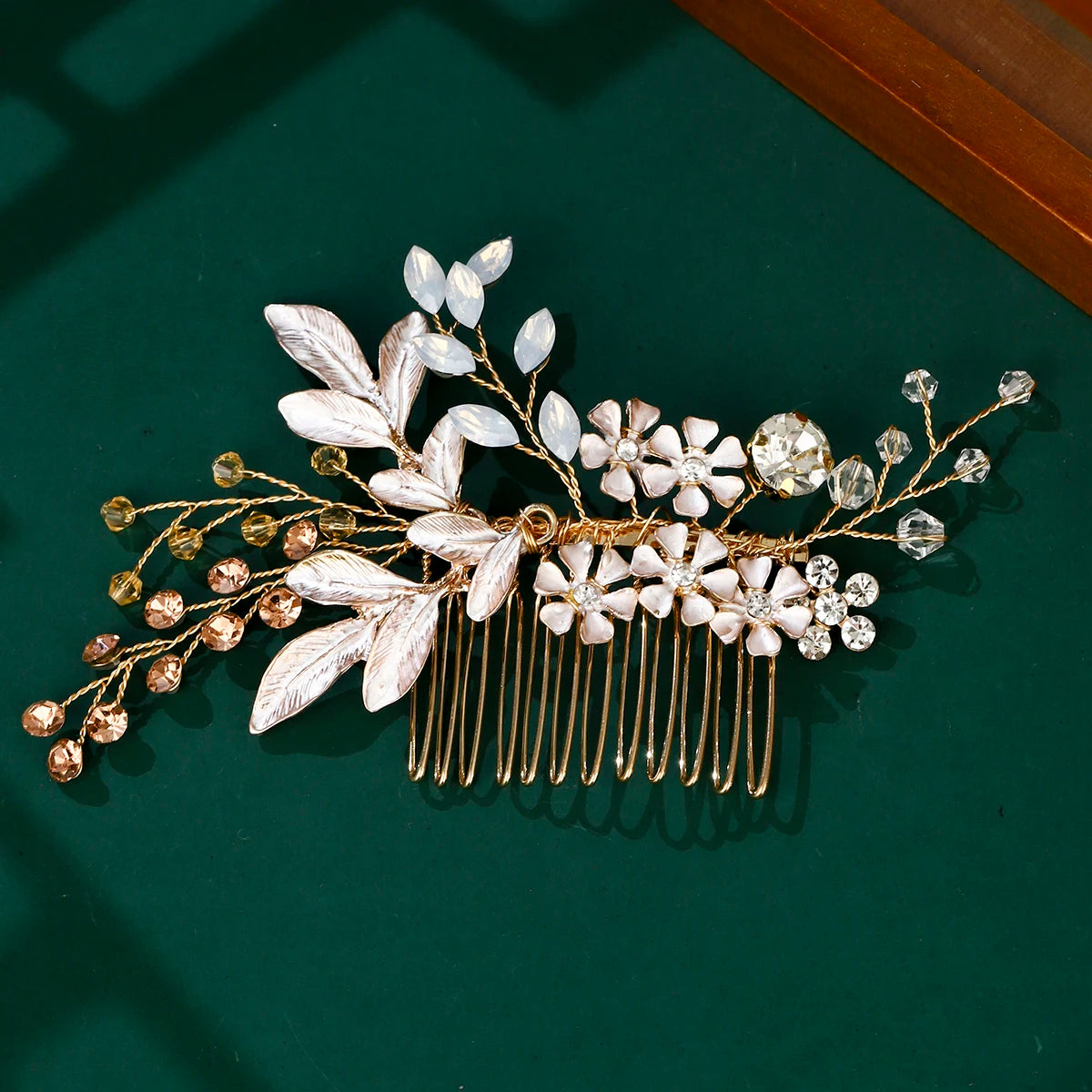 Fashion Metal Blade Bridal Hair Comb Pearl Rhinestone Hairpins Handmade Bangs Side Hair Clip Wedding Jewelry Hair Accessories