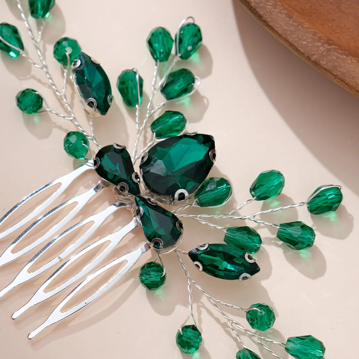 Crystal Beaded Metal Hair Comb Handmade Bridal Wedding Hair Accessories Headpieces Delicate Hairpin Jewelry for Women as A Gift