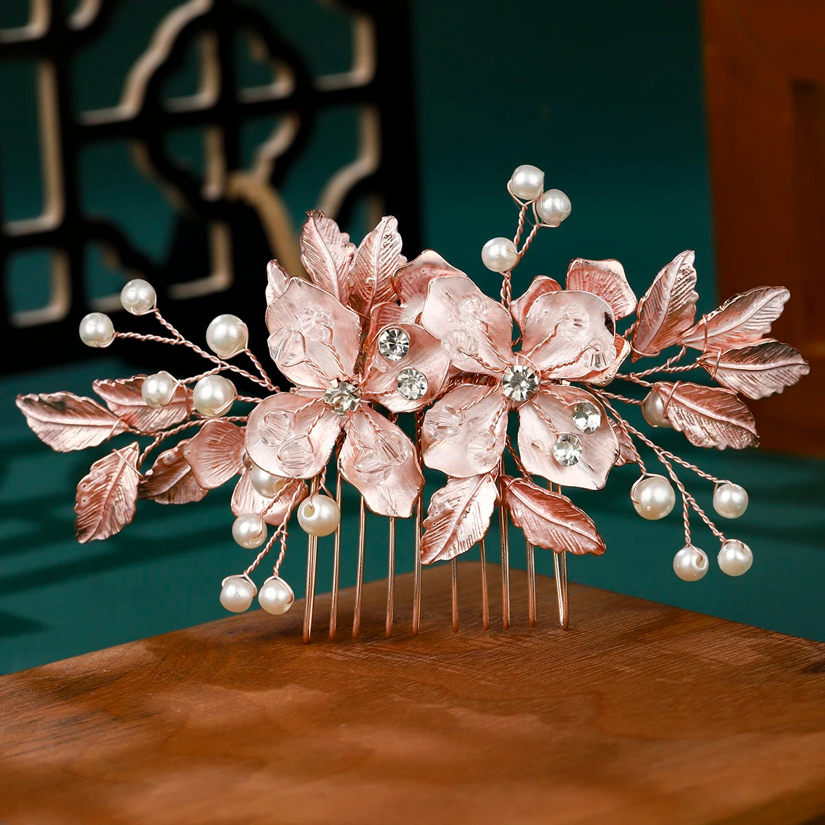 Fashion Metal Blade Bridal Hair Comb Pearl Rhinestone Hairpins Handmade Bangs Side Hair Clip Wedding Jewelry Hair Accessories